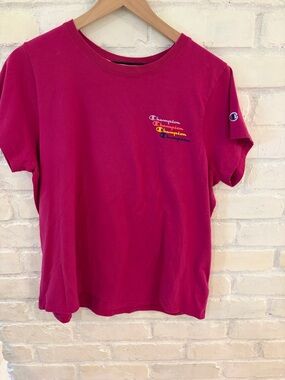 Champion Hot Pink Crewneck Logo Tee
(B1)